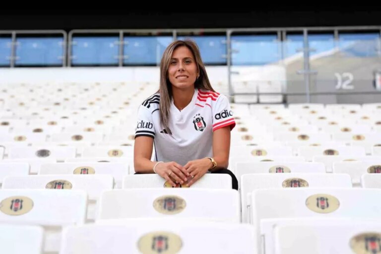 besiktas kadin takimi evdokia popadinovayi transfer etti dXuYHtHM