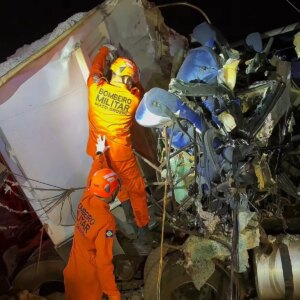 brezilyada otobus kamyon carpismasi 11 olu 6Q9Puwc3