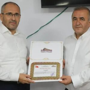 cumhurbaskani gorevden aldi vali basari belgesi verdi D9pyup2F