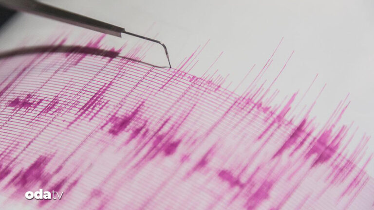 ege denizinde deprem YqbUPScP