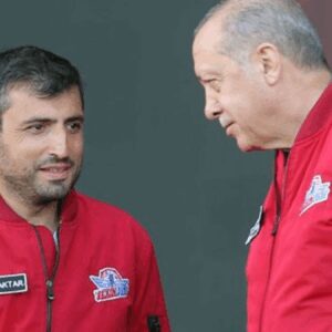 erdoganin ardindan bayraktar da yollarini ayirdi dcsMNQD8