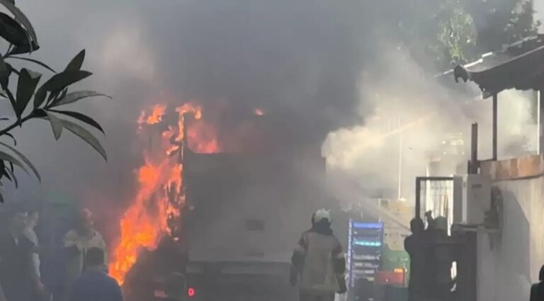 izmirde market kamyonu yandi z6cTl8rk