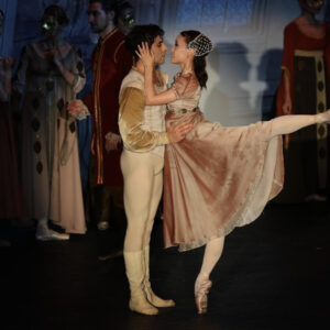 romeo ve juliet temsiline yerli ve yabanci turistlerden yogun ilgi g3YHAyGG