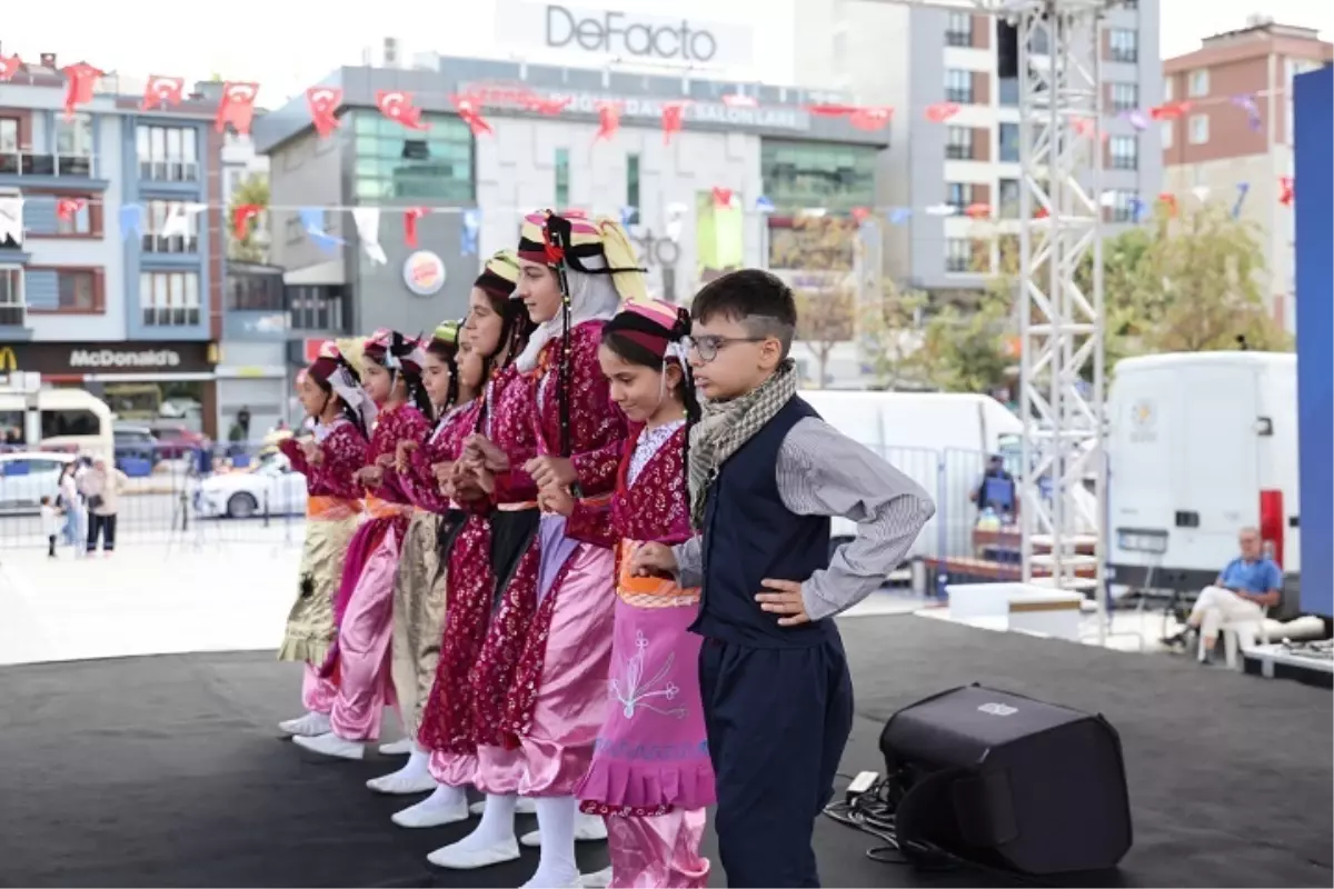 bagcilarda cocuk soleni ve maratonu renkli goruntulere sahne oldu yf1Rw8Gq