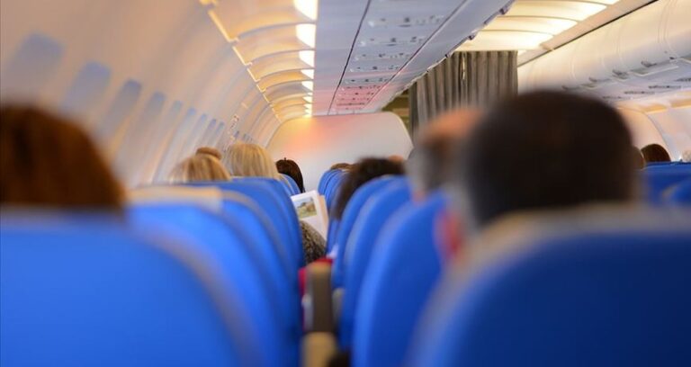 bakan uraloglu duyurdu ucaklarda artik bedava olacak DkUQU47X