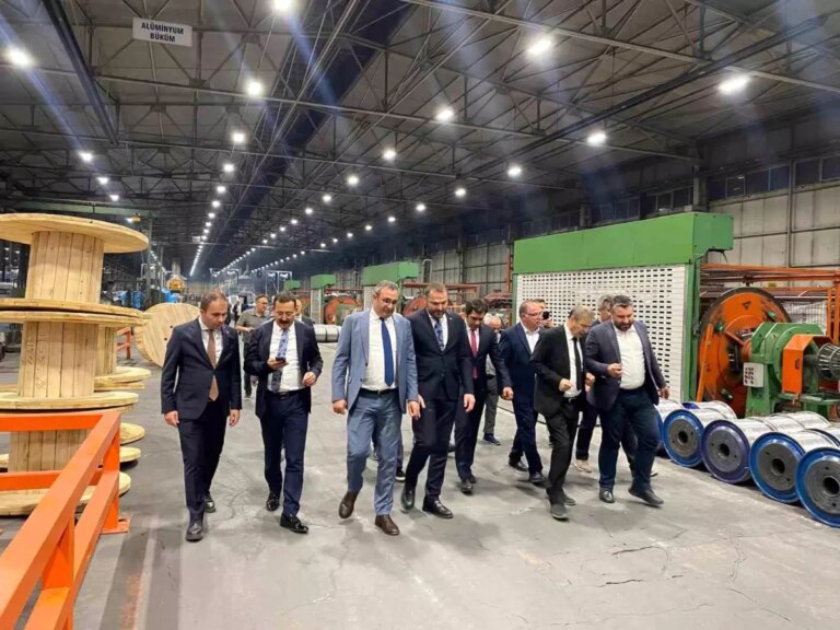 bakan yardimcisi inan kayseriyi ziyaret etti EY7XYKU5