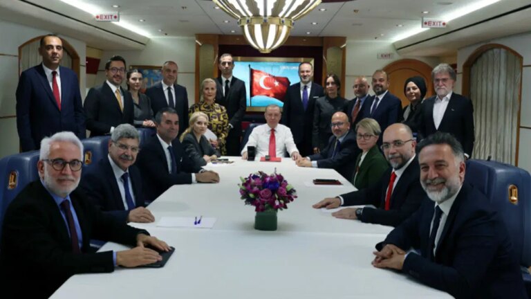 erdogana ucakta siparis sorular faruk bildirici ahmet hakan sonunda gazetecilik ayibini itiraf etti bfnvFUWE