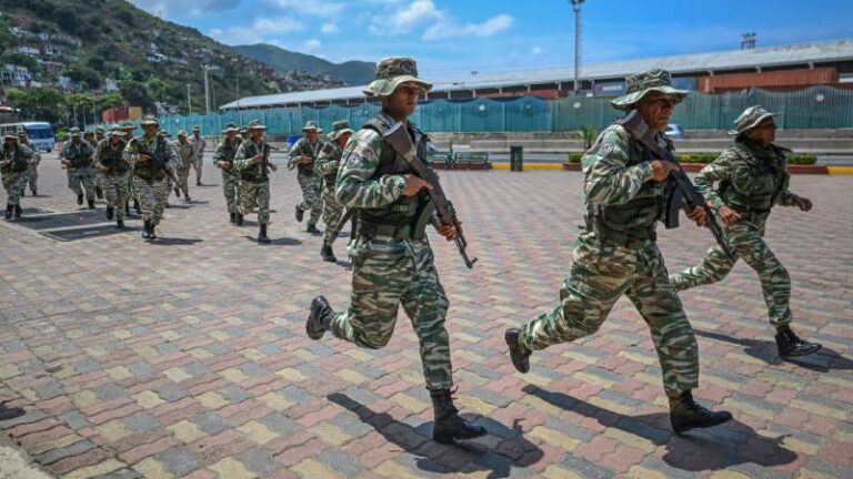 abd tehdidi suruyor venezuela karayip denizi kiyilarinda 72 saat surecek asker tatbikat baslatti lvn9Jdf6.jpg