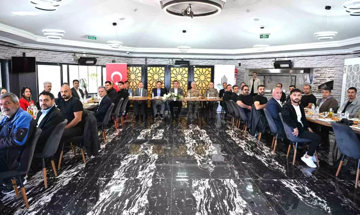 bitlis valisi ahmet karakaya basin mensuplariyla bir araya geldi avRSYykQ.jpg