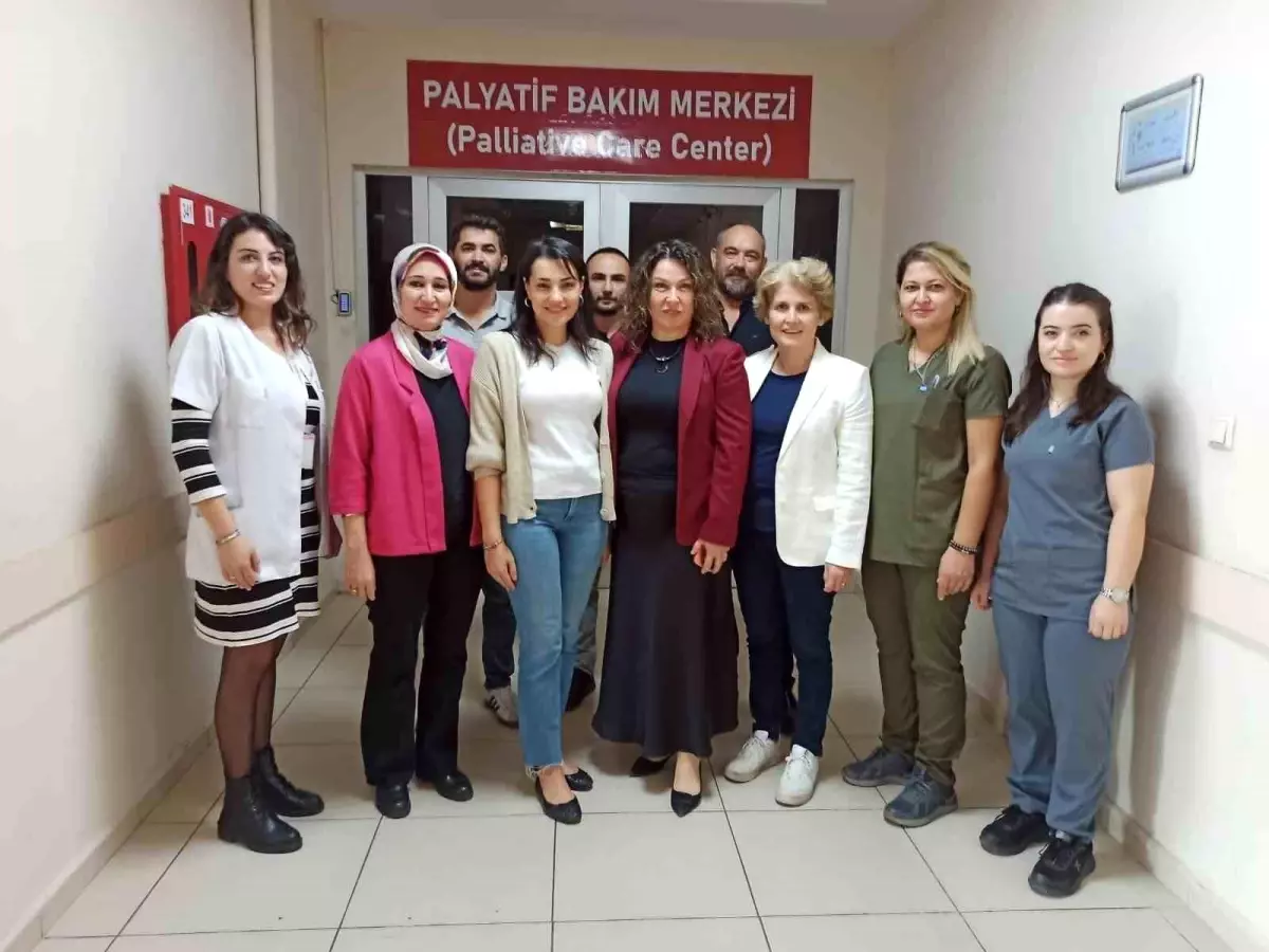 dunya palyatif bakim gununde anlamli ziyaret jcXkxPr7.jpg