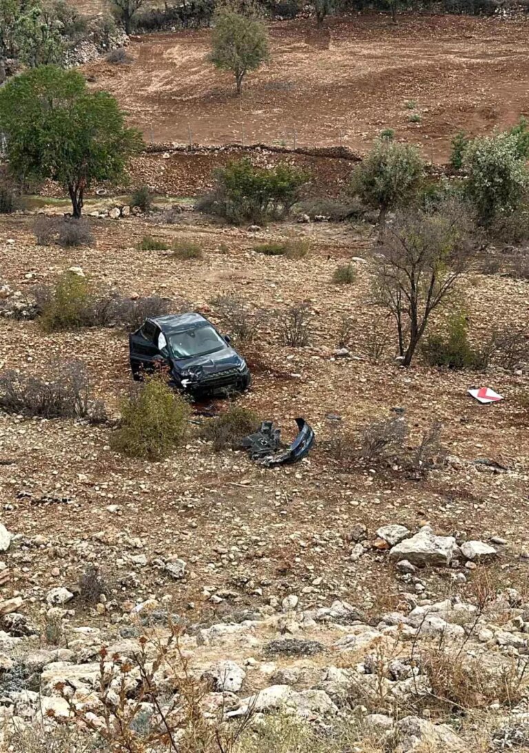 mardinde otomobil kaza yapti 2 yarali Sa39eqVf.jpg