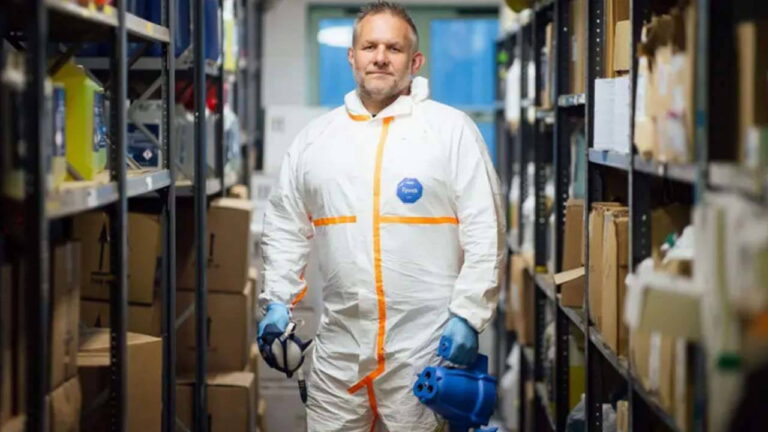 suc mahallerini temizleyerek milyoner oldu zEeNpnaW.jpg