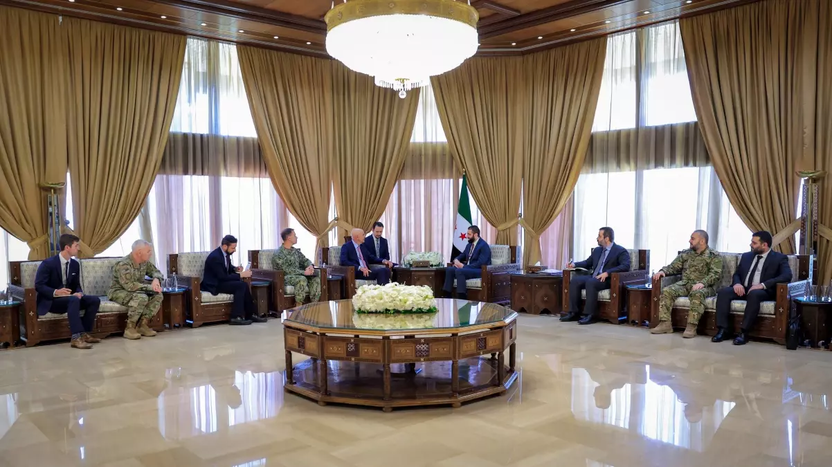 suriye cumhurbaskani ahmed sara ile abd buyukelcisi gorustu V2ZpR5uB