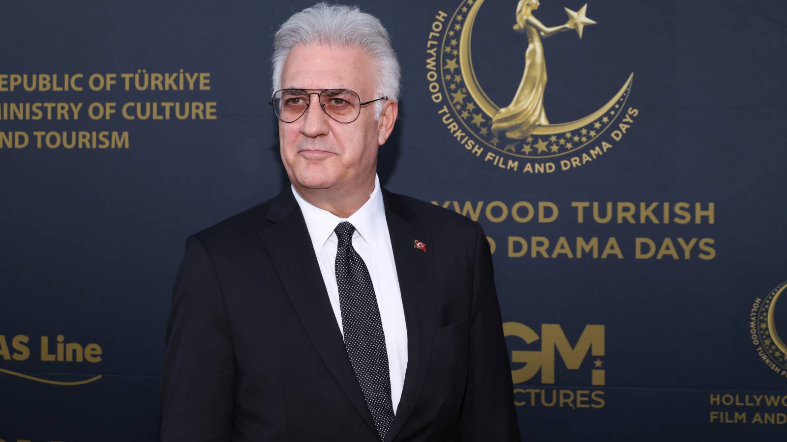 tamer karadagli umuyorum ki cok yakinda oscar sahnesinde de yerimizi alacagiz JnWbiCfr.jpg