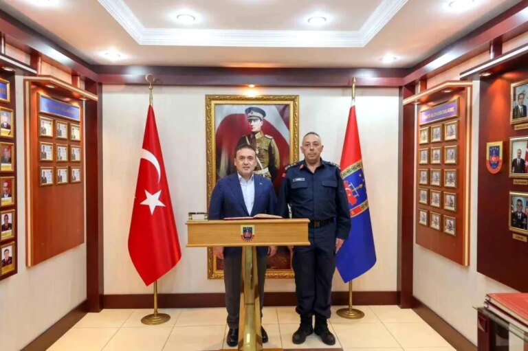 vali sozer jandarma ile bir araya geldi JjYCq8TG.jpg