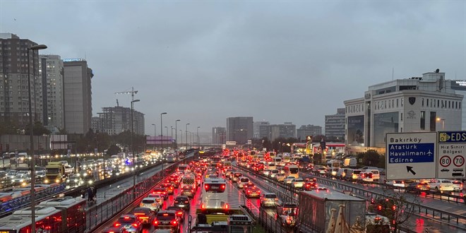 istanbulda aksam saatlerinde trafik yogunlugu yuzde 90a cikti NAqTPaTg.jpg