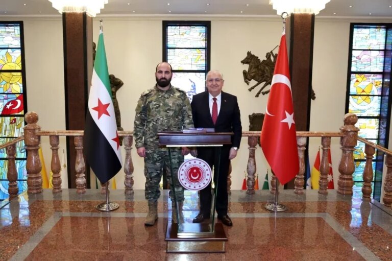 bakan-guler-suriye-genelkurmay-baskani-tumgeneral-nureddin-ali-nasani-kabul-etti-nZ9x94tQ.jpg