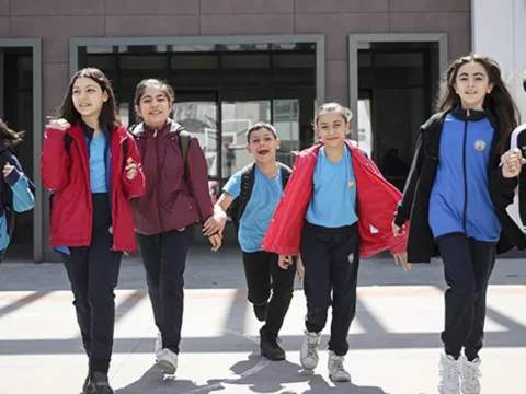 İkinci ara tatil ne zaman, okullar ne zaman kapanacak? 2025-2026 MEB 2. ara tatil takvimi