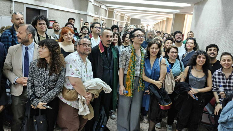 interseks-icerik-paylasimi-gerekcesiyle-yargilaniyordu-17-mayis-dernegi-yonetim-kurulu-baskani-defne-guzel-beraat-BkNTbqal